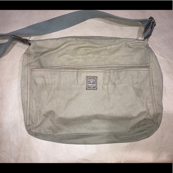 Clearance 🛍 Green fossil bag. - Picture 2 of 8